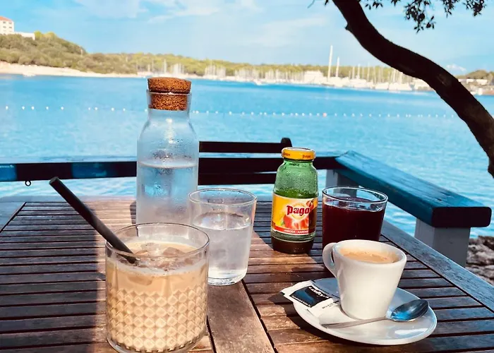 Antic 아파트 풀라