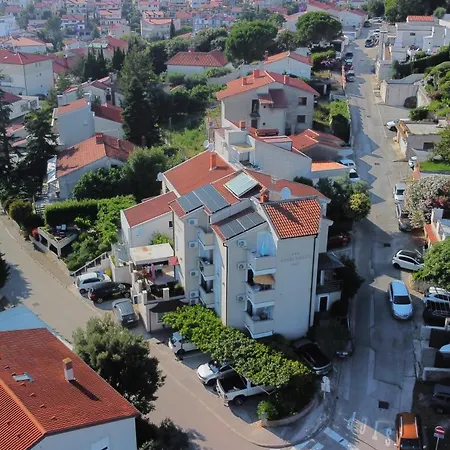 Apartment Antic *