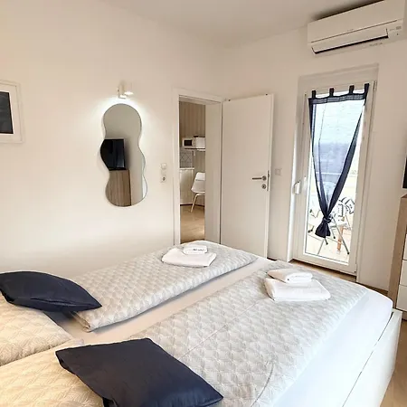 Antic Apartment *