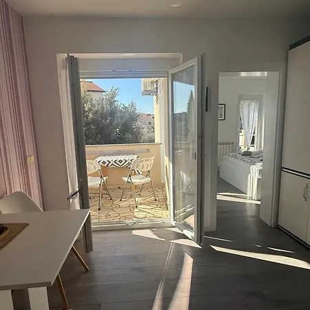 Antic Apartment *